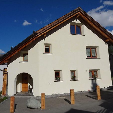 Crusch 32 Apartment Samedan Bagian luar foto