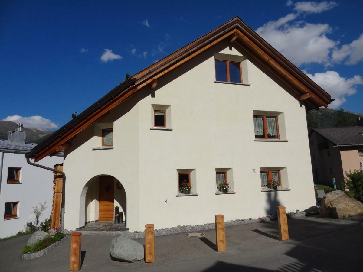 Crusch 32 Apartment Samedan Bagian luar foto